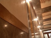 Vstupn chodba do hotelu - detail / Bentsk tuk / Kombinovan technika
