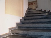 Sokl schodit a secesn motiv / Jednoduch ablona / 